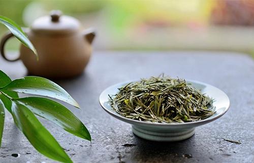 绿茶也有助于消除黑眼圈 绿茶也有助于消除黑眼圈